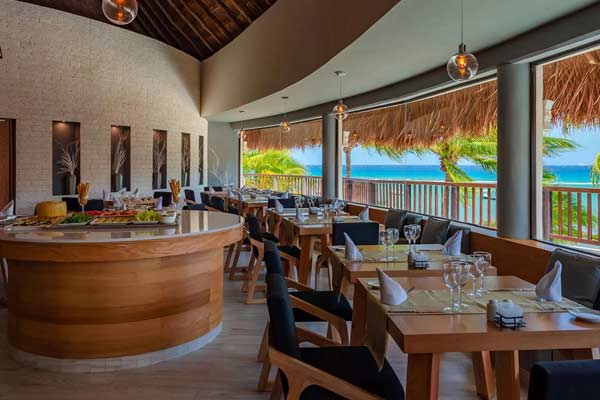 Restaurant - The Reef Coco Beach Resort - All Inclusive